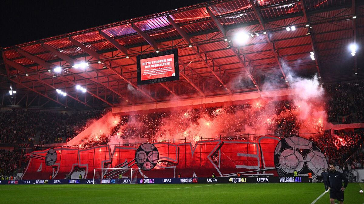 Der Pyrotechnik-Einsatz der eigenen Fans beim Heimspiel gegen den FC Basel hat Konsequenzen für den SC Freiburg.