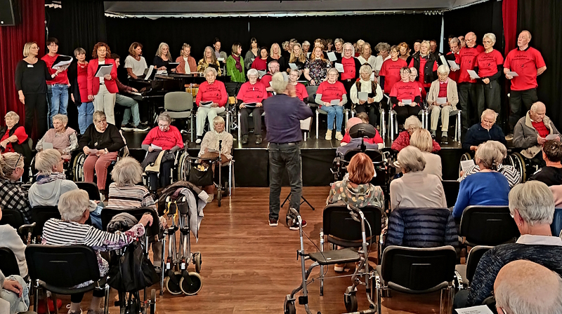 Ein Nachmittag voller Musik, Emotionen und Gemeinschaft: Chorfestival im Leo-Theater berührt Herzen