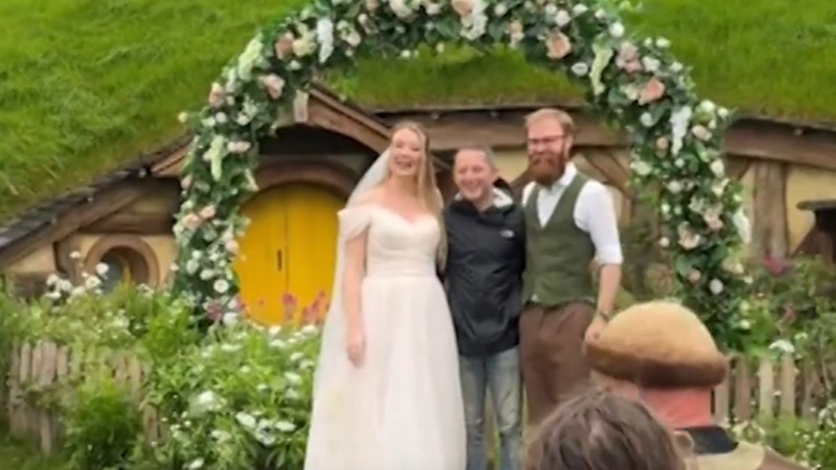 "Nur da, um Ring zu stehlen": Der "echte" Frodo platzt in Hochzeit im "Auenland"