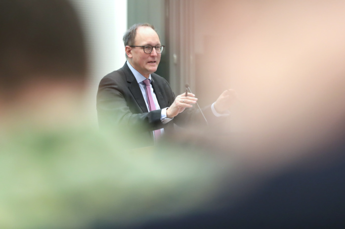 Verwaltungsbürgermeister Hörning verteidigt Bürgerbüro-Schließungen · Leipziger Zeitung