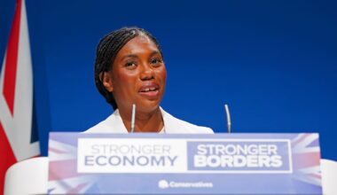 Britische Tories wollen Abschiebeeinheit nach US-Vorbild