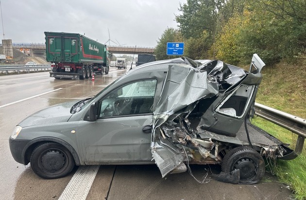 POL-DEL: Autobahnpolizei Ahlhorn: Verkehrsunfall nach Panne auf der Autobahn 1 in ...
