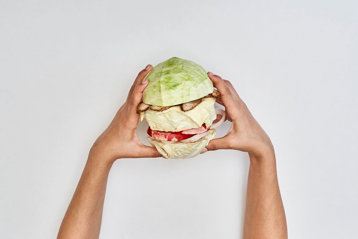 EU-Abgeordnete vor Herausforderung: Kantine im EU-Parlament serviert Veggie-Burger - taz.de