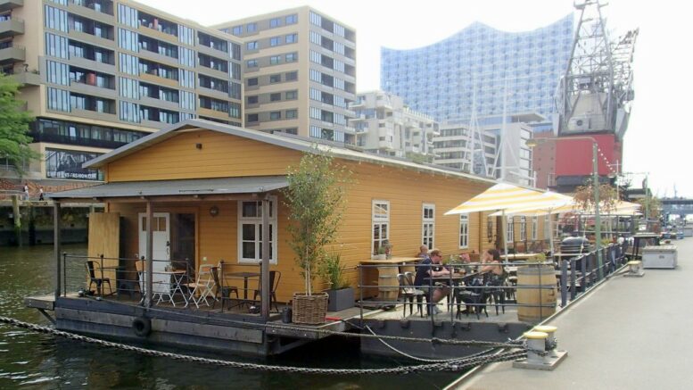Lieger Caesar im Hamburger Hafen