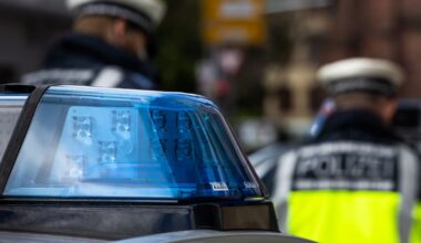 Falsche Polizeibeamte erbeuten in Leipzig mehrere Tausend Euro