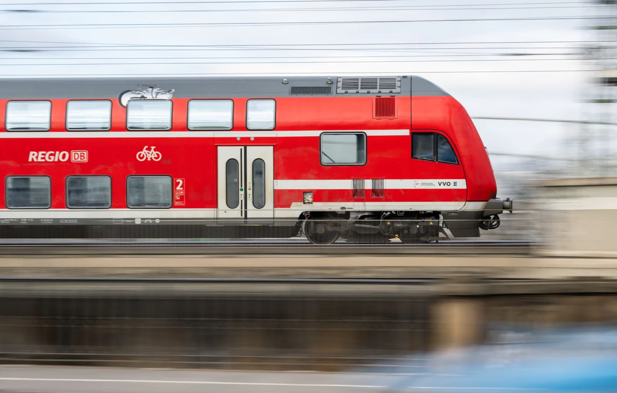 Zugverkehr - Bahn: Einschränkungen zwischen Hannover und Hamburg - Wirtschaft