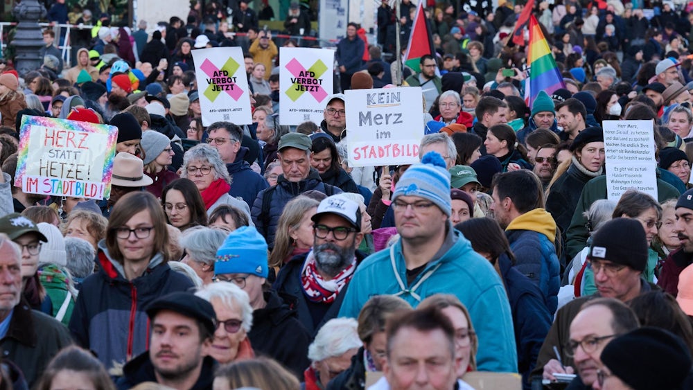 Die Teilnehmer versammelten sich vor dem Brandenburger Tor.