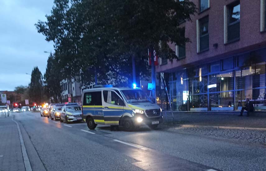 Mann mit Waffe gemeldet – Großeinsatz der Polizei auf dem Kiez