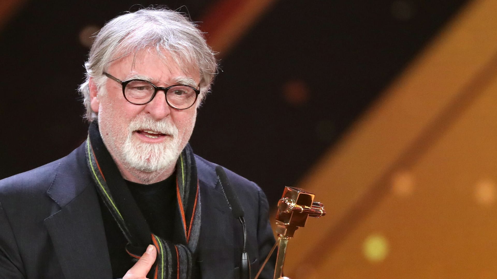 Andreas Schmidt-Schaller: Er ist primär für seine Rolle in "Polizeiruf 110" und "Soko Leipzig" bekannt. Andreas Schmidt-Schaller: Er ist primär für seine Rolle in "Polizeiruf 110" und "Soko Leipzig" bekannt.