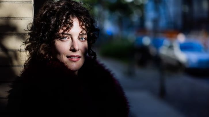 Anna Werner Friedmann: Sie spielt in "Die Toten vom Bodensee" die Rolle der Kriminalinspektorin Mara Eisler.