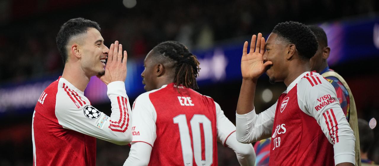 Arsenals Gabriel Martinelli jubelt mit seinen Teamkollegen