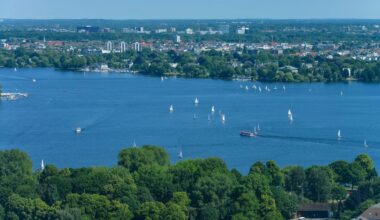 Klamotten gefunden: Großeinsatz auf der Hamburger Außenalster