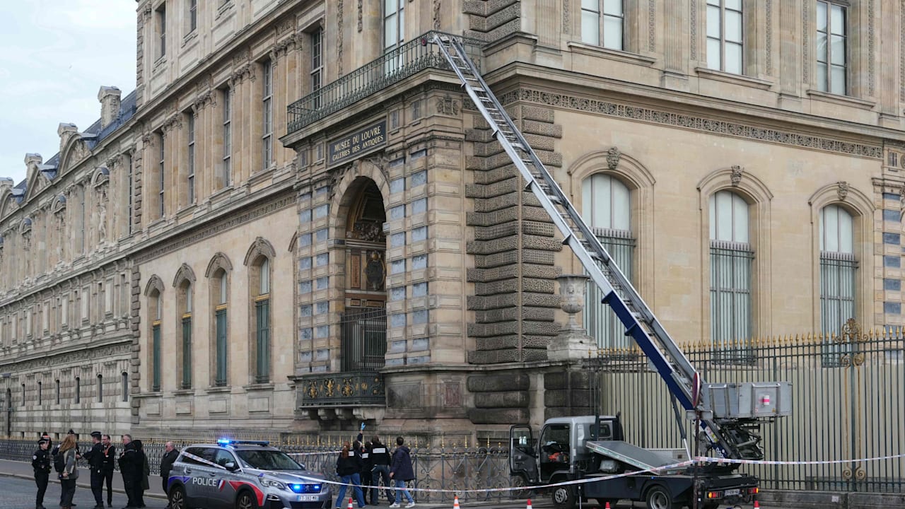 Louvre in Paris: Räuber kamen über diese Leiter zu den Juwelen | News