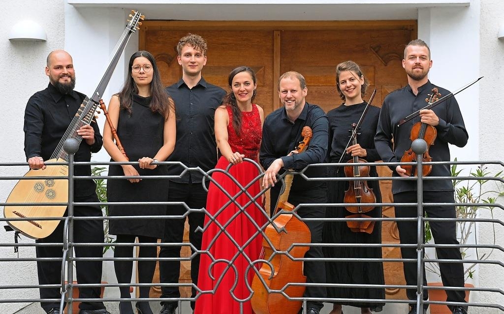 Großes Ensemble zum Finale