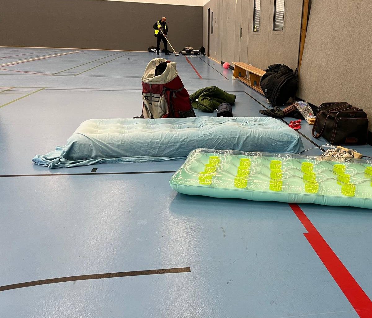 Münsters Ersties schlafen in der Turnhalle