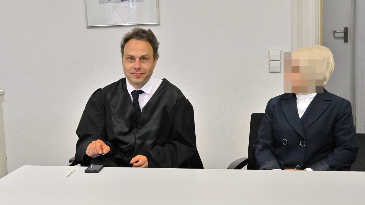 Lüneburg: Studentin verklagt Ghostwriter ihrer Uni-Arbeit | Regional