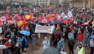 Demonstration - 2.600 Menschen protestieren in Hamburg gegen Merz-Äußerung - Politik
