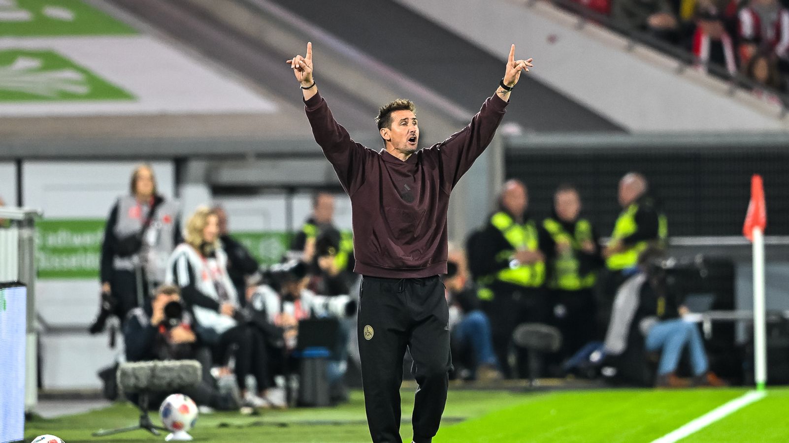 Klose atmet auf: Club schüttelt Düsseldorf ab