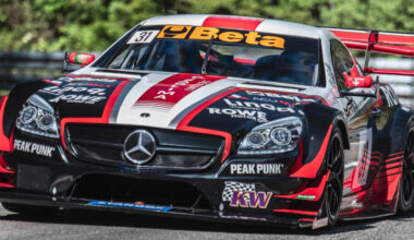 Bergmonster bei der Essen Motor Show: Vize-Bergeuropameister Reto Meisel präsentiert seinen Mercedes SLK 340 auf der Mercedes-FanWorld in Essen - News - Mercedes-Fans