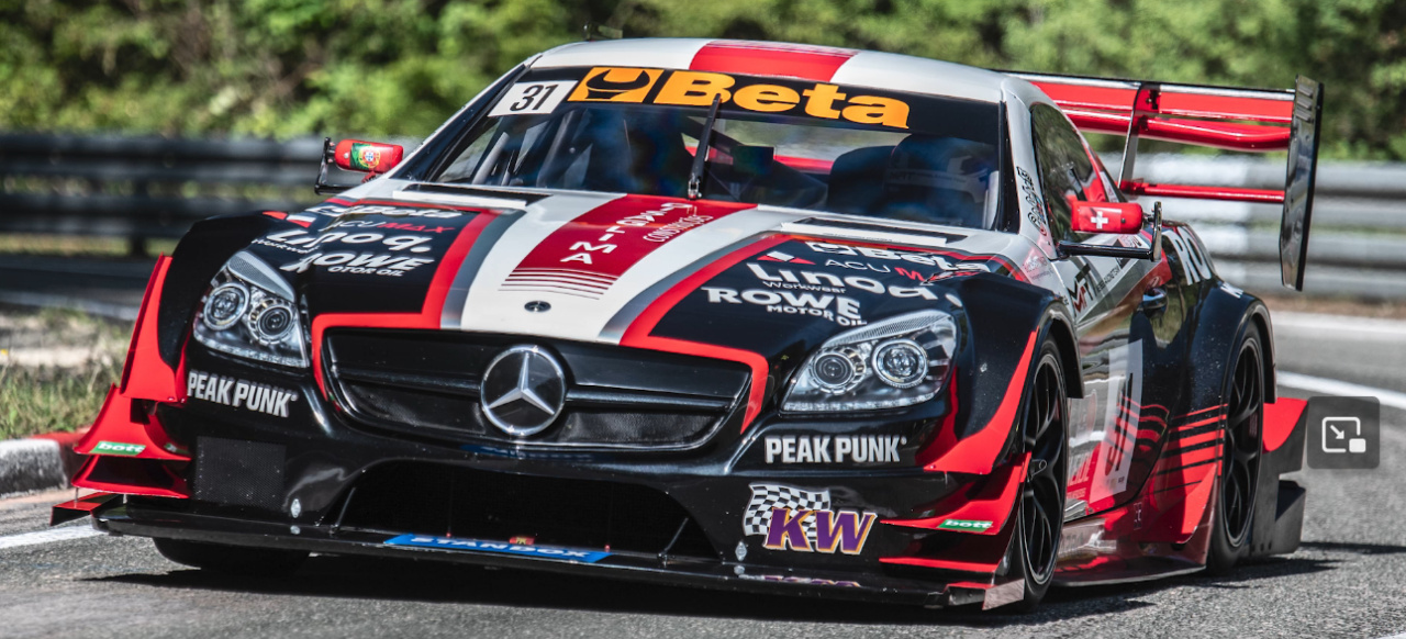 Bergmonster bei der Essen Motor Show: Vize-Bergeuropameister Reto Meisel präsentiert seinen Mercedes SLK 340 auf der Mercedes-FanWorld in Essen - News - Mercedes-Fans
