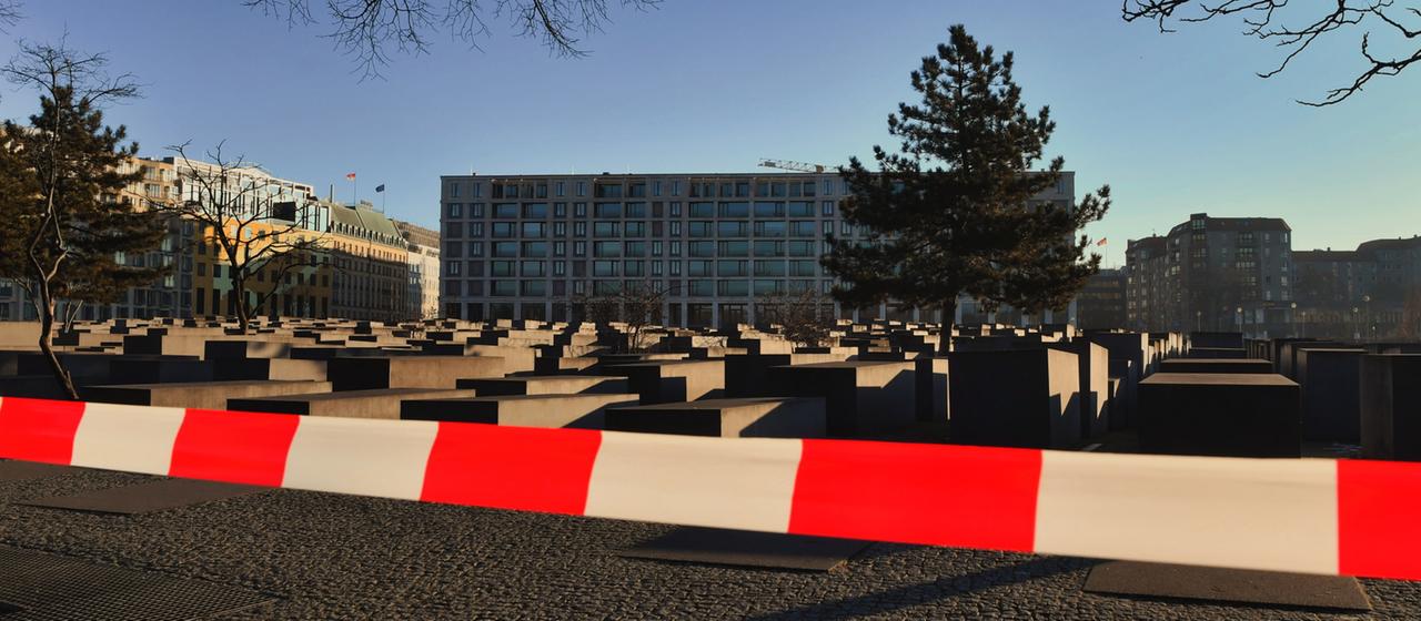 Holocaust-Denkmal in Berlin | dpa Holocaust-Denkmal in Berlin