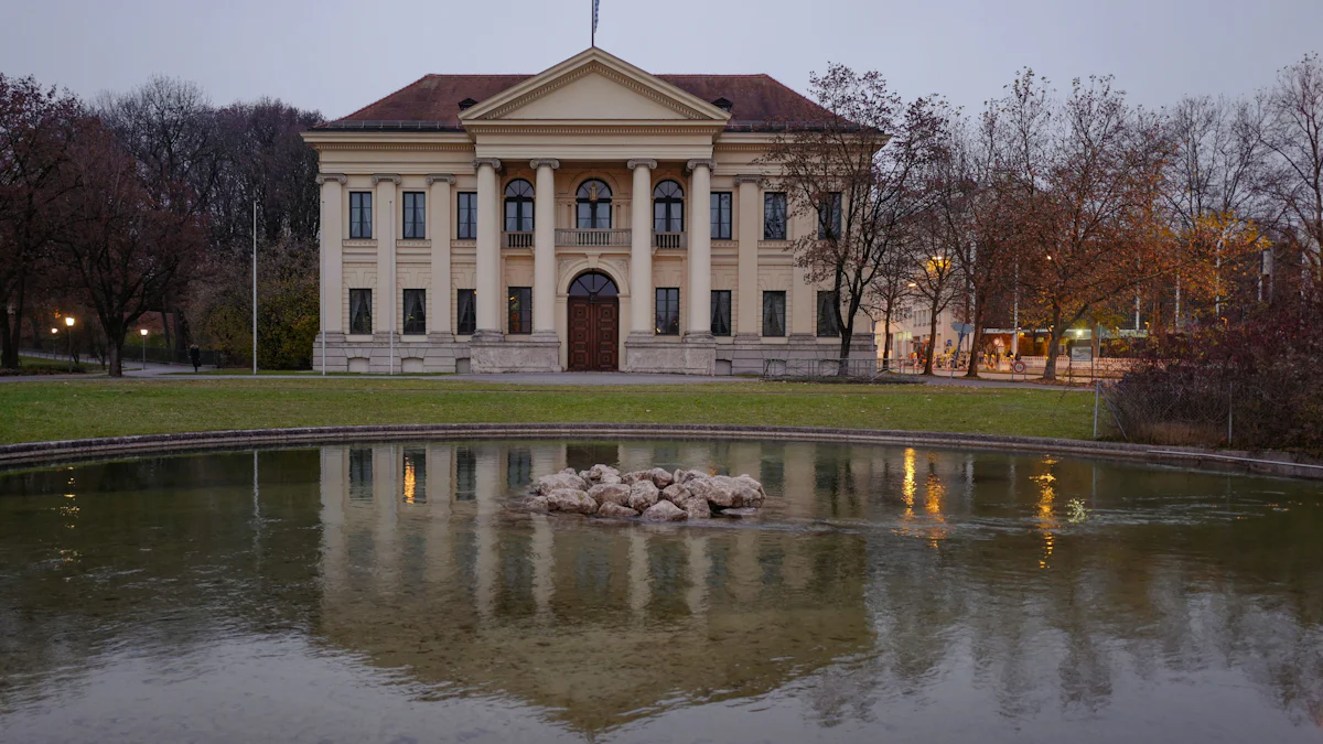München: Lebloser Körper im Brunnen vor Staatskanzlei gefunden - München