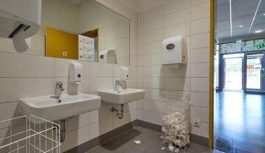 Warum sollten Augsburger Schüler nicht beim Putzen helfen?
