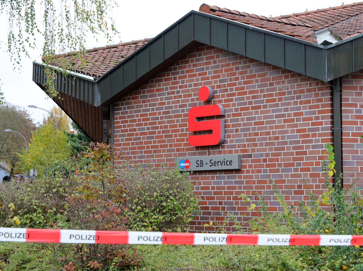 Bochumer erlebt Schock bei Sparkasse: „Sie sind offiziell für tot erklärt worden“