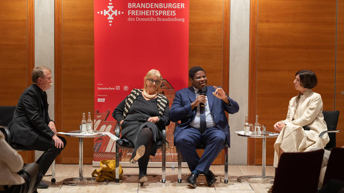 Verein „GrundGesetzVerstehen“ erhält Brandenburger Freiheitspreis