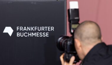 Buchmarkt: Steigende Umsätze trotz sinkender Kaufzahlen | hessenschau.de