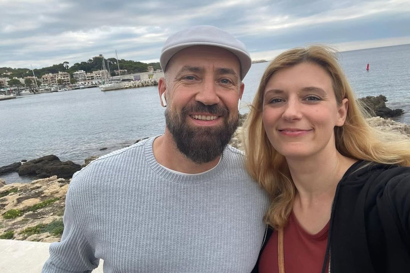 Bürger Lars Dietrich mit seiner Partnerin Hannah Baus