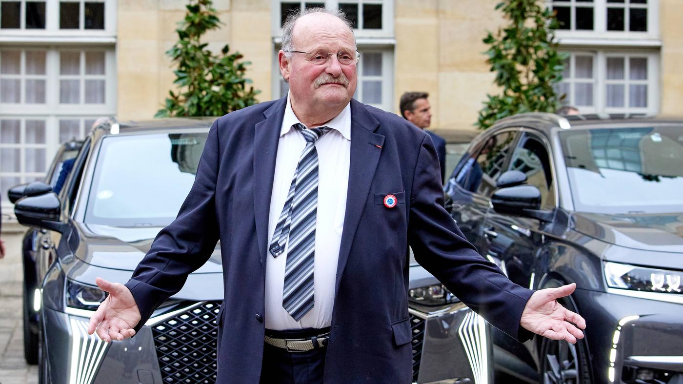 75-Jähriger erfährt offenbar beim Fernsehen von seiner Ernennung