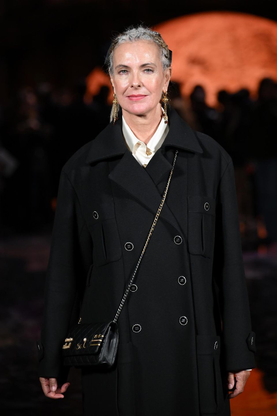 Carole Bouquet bei der Chanel-Modenschau der Paris Fashion Week am 6. Oktober 2025
