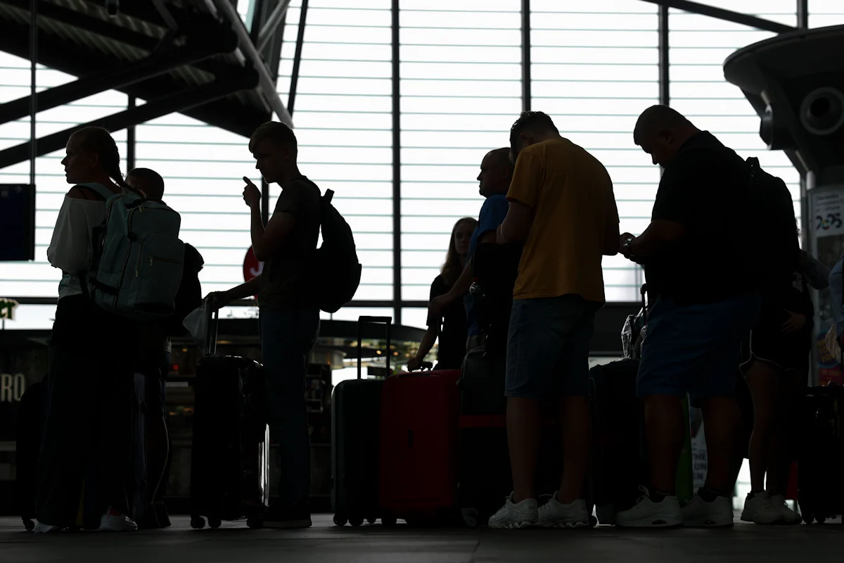 Flugverkehr - Verspätete Urlaubsflüge in Leipzig/Halle und Dresden - Wirtschaft