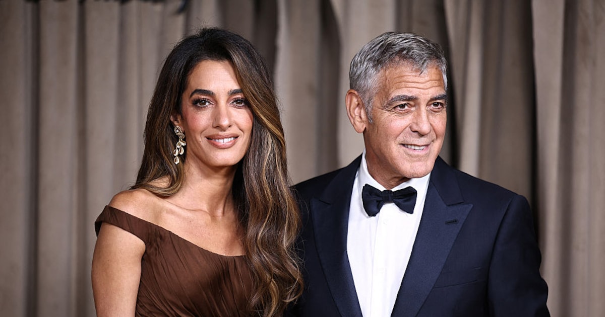 Amal Clooney begeistert in der Trendfarbe des Herbstes