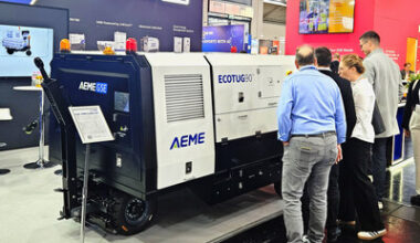 AEME GSE präsentiert innovatives batteriebetriebenes Bodenstromaggregat EcoTug auf der Inter Airport Europe