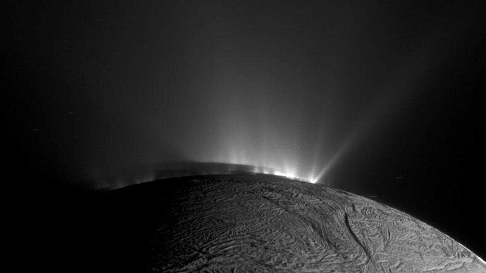 Suche nach Leben im Weltall: Saturnmond Enceladus im Fokus