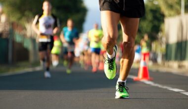 Teilnehmende des Churchtrails joggen durch geöffnete Kirchen Kölns