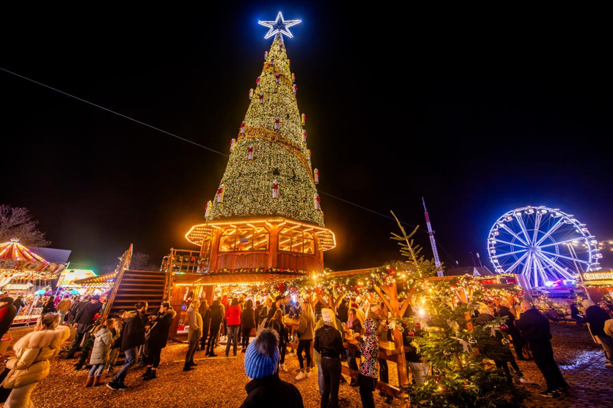Neid aus Dortmund – Rekordbaum erreicht Weihnachtsmarkt in NRW