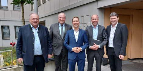 cropped-1760097629-landkreis-augsburg-startet-bewerbung-als-modell-region-fur-digitalisierung-und-burokratieabbau_sc