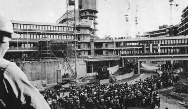 50 Jahre Uni-Gebäude haben Spuren hinterlassen – im Archiv und an der Fassade