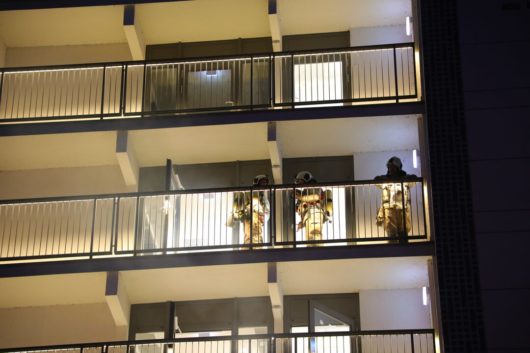 Dresden: Feuerwehr rettet zwölf Menschen aus brennendem Hochhaus