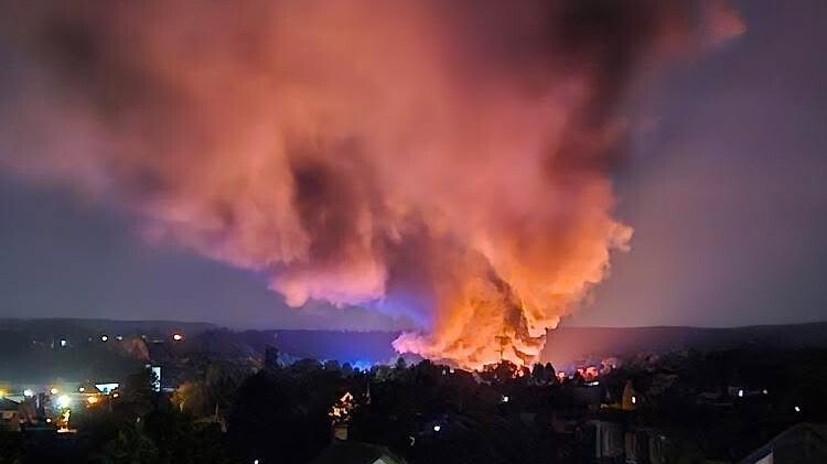 Dörentrup: Halle in Flammen bei Remondis