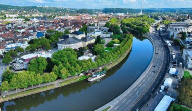 Saarbrücken | Tag der Einheit: Merz will nach vorne blicken