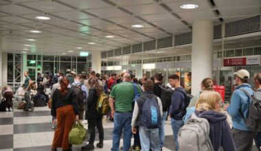 München | Tausende Menschen verbringen Nacht auf Flughafen München