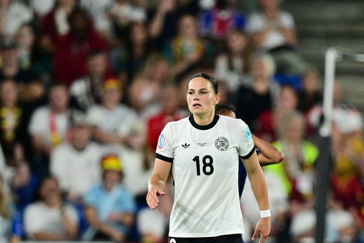Leipzig | Kreuzbandriss: DFB-Torjägerin Hoffmann fällt lange aus