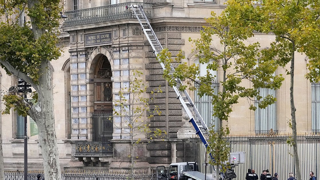 Spektakulärer Louvre-Coup in Frankreich: War das Raub?
