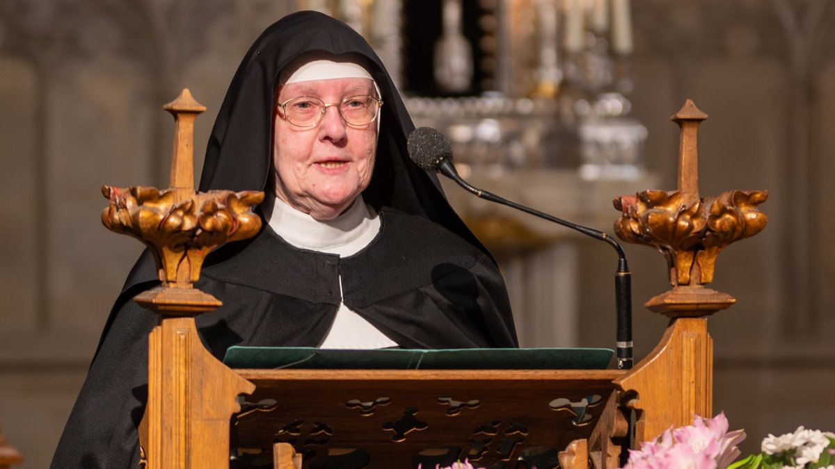 und-Leben.de - Hunderte bei Friedensvesper: Schwester Ancilla ruft zu Versöhnung auf