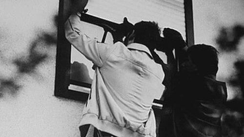 Spenge: Bewohner erwischen Einbrecher im Erdgeschoss