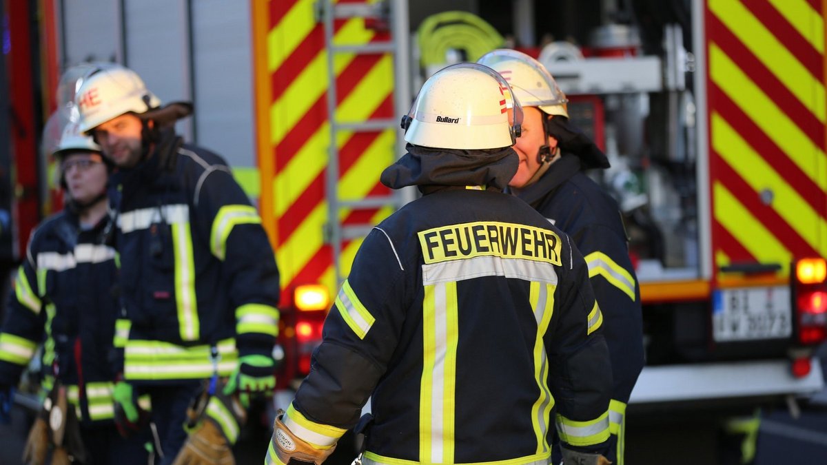 Gütersloh-Blankenhagen: Auto in Brand gesetzt